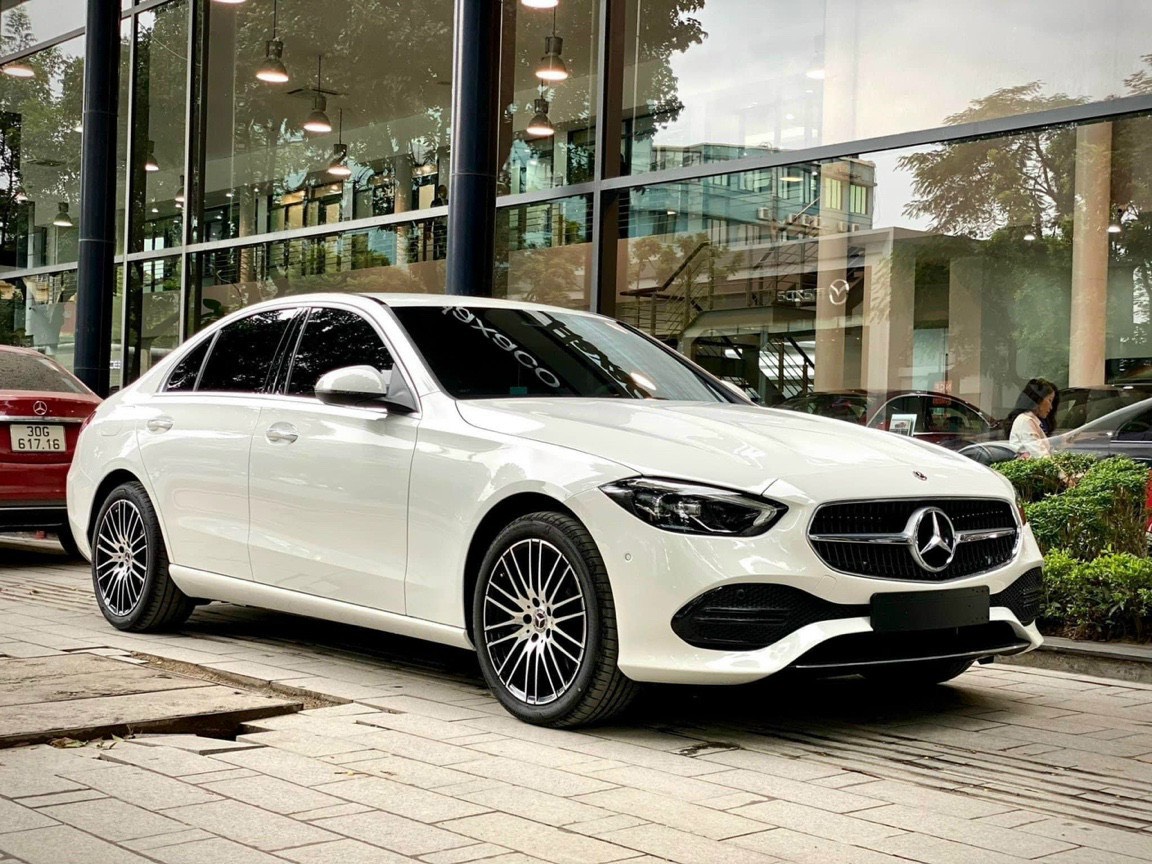 MERCEDES-BENZ C-CLASS